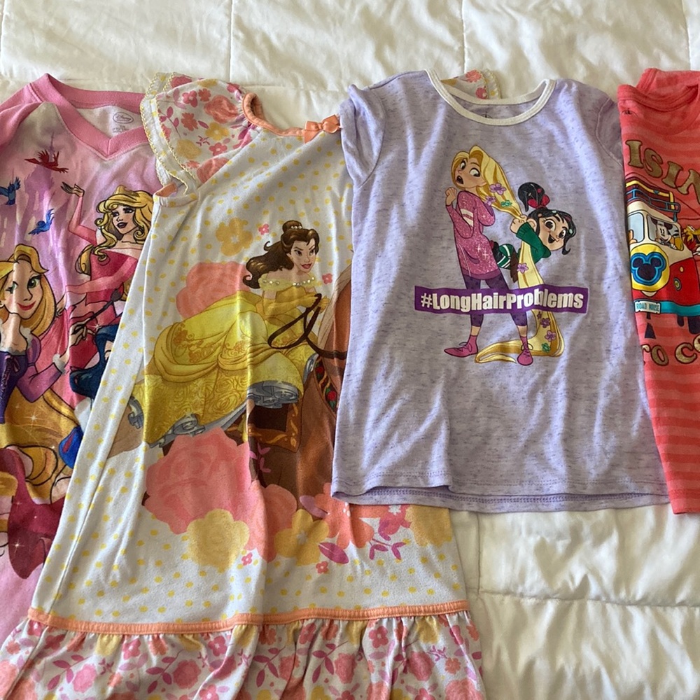 Disney bundle 4 pieces